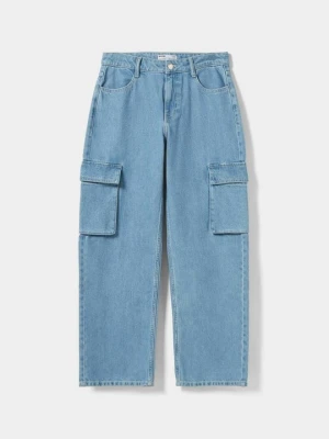 Jeansy Relaxed Fit Bershka jasnoniebieski denim