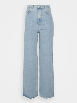 Jeansy Relaxed Fit Carin Wester jasnoniebieski denim