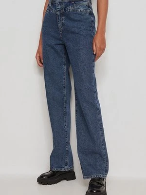 Jeansy Relaxed Fit NA-KD