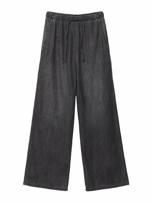 Jeansy Relaxed Fit Stradivarius