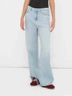 Jeansy Relaxed Fit Tommy Hilfiger jasnoniebieski denim