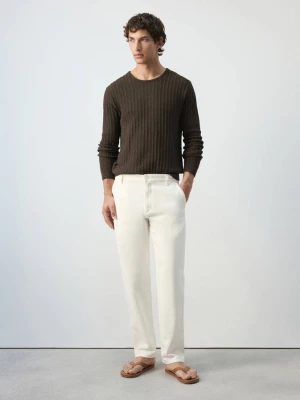 Jeansy relaxed fit z mieszanki bawełny i lnu złamana biel - Mężczyzna - - MANGO MAN