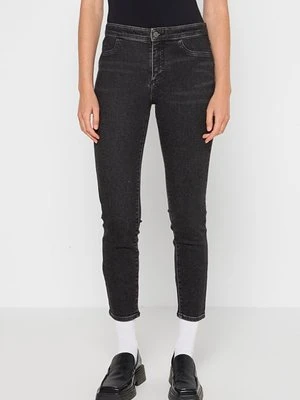 Zdjęcie produktu Jeansy Skinny Fit Armani Exchange