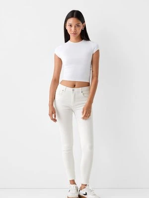 Zdjęcie produktu Jeansy Skinny Fit Bershka