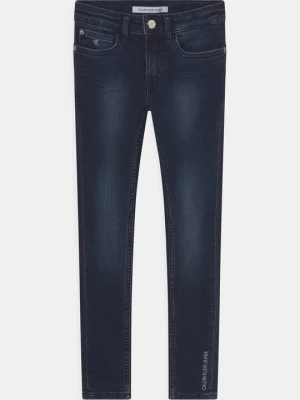 Jeansy Skinny Fit Calvin Klein Jeans granatowy