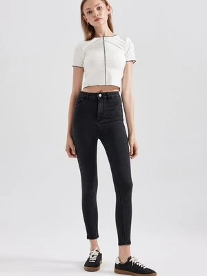 Jeansy Skinny Fit DeFacto