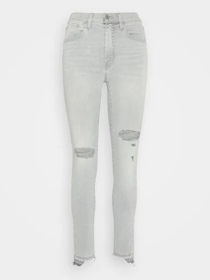Jeansy Skinny Fit Levi's szary