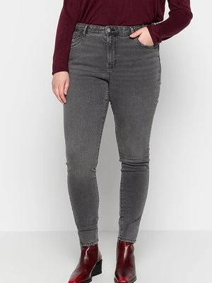 Jeansy Skinny Fit ONLY Carmakoma