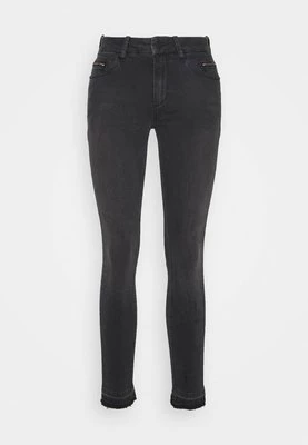 Jeansy Skinny Fit Pieszak