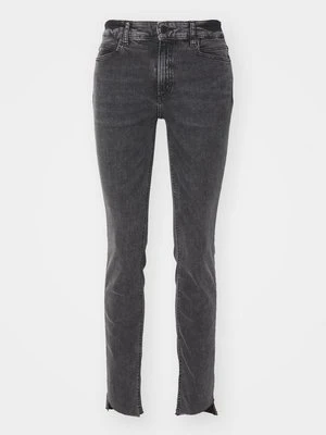 Jeansy Slim Fit Boss