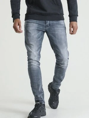 Jeansy Slim Fit CHASIN'