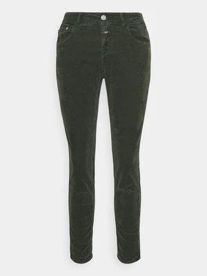 Jeansy Slim Fit closed