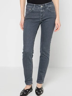 Jeansy Slim Fit closed