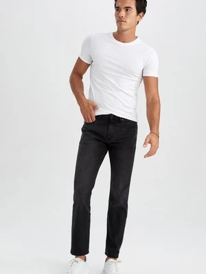 Jeansy Slim Fit DeFacto