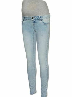 Jeansy Slim Fit Mamalicious jasnoniebieski denim
