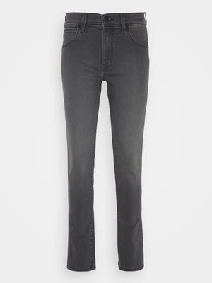 Jeansy Slim Fit Wrangler