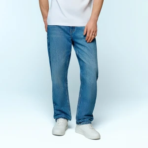 Jeansy straight fit stone wash niebieskie House