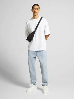 Jeansy Straight Leg Bershka jasnoniebieski
