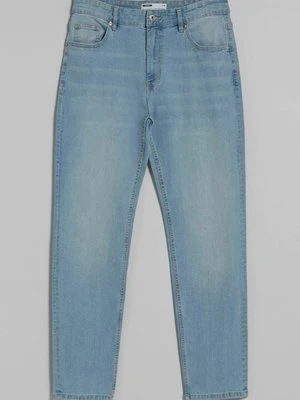 Jeansy Straight Leg Bershka jasnoniebieski