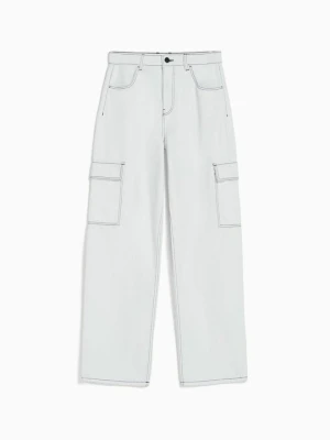 Jeansy Straight Leg Bershka biały