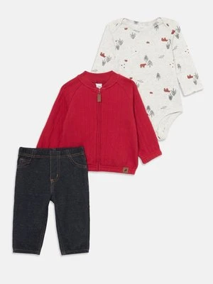 Jeansy Straight Leg Carter's