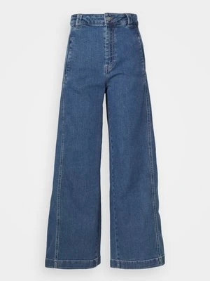 Jeansy Straight Leg Lacoste