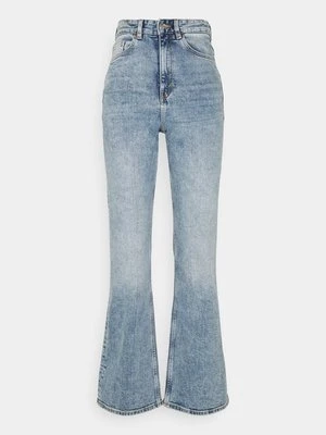 Jeansy Straight Leg Monki