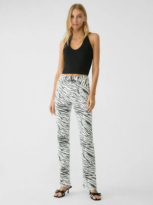 Jeansy Straight Leg Stradivarius