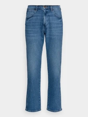 Jeansy Relaxed Fit Wrangler jasnoniebieski denim