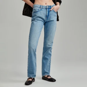Jeansy straight slim fit jasnoniebieskie House