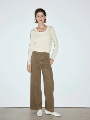 Jeansy wide leg z wysokim stanem i przeszyciami khaki - Kobieta - MANGO