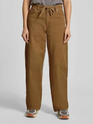 Jeansy z szerokimi nogawkami i wiązanym paskiem model ‘HARPER’ Samsøe Samsøe
