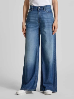 Jeansy z szerokimi nogawkami w 5 kieszeni model 'BELLFLOWER' Guess