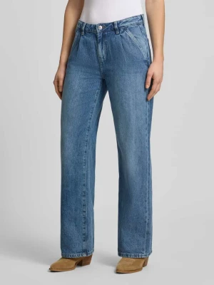 Jeansy z szerokimi nogawkami w efekcie znoszenia Gina Tricot