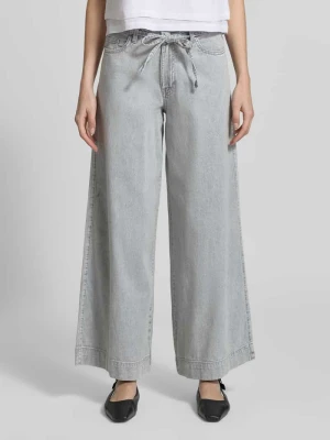 Jeansy z szerokimi nogawkami w kroju regular fit z czystej bawełny model 'AISA' Vero Moda