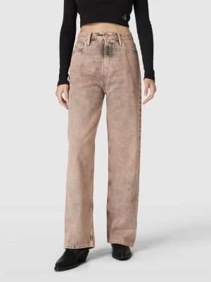 Jeansy z wysokim stanem i efektem znoszenia model ‘HIGH RISE’ Calvin Klein Jeans