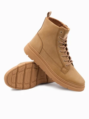 Jednokolorowe wysokie buty męskie z ozdobnymi przeszyciami – camel V3 - Rozmiar: 44 Ombre Clothing