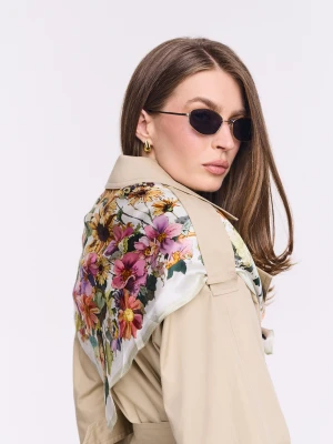 Jedwabna jasna gawroszka w kolorowe kwiaty TARANKO