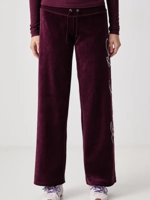 Juicy Couture spodnie dresowe damskie z bawełną SCRIPT REBELLE OG STRAIGHT bordowy