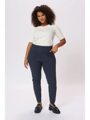 KAFFE curve Spodnie "Jia" w kolorze granatowym rozmiar: 56