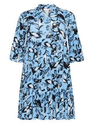 KAFFE curve Sukienka w kolorze błękitno-granatowo-białym rozmiar: 50