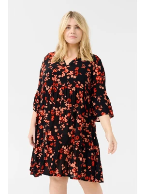 KAFFE curve Sukienka w kolorze czarno-czerwonym rozmiar: 48