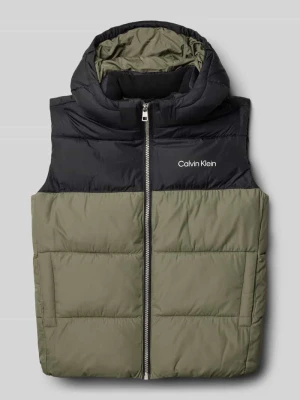 Kamizelka outdoorowa o kroju regular fit z pikowaniem i nadrukiem z logo Calvin Klein Jeans