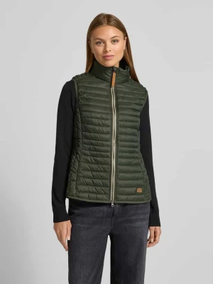 Kamizelka pikowana o kroju regular fit z naszywką z logo camel active