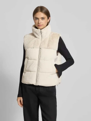Kamizelka pikowana o kroju regular fit z obszyciem ze sztucznego futra model ‘WANJA’ Only