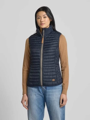 Kamizelka pikowana o kroju regular fit ze stójką i detalem z logo camel active