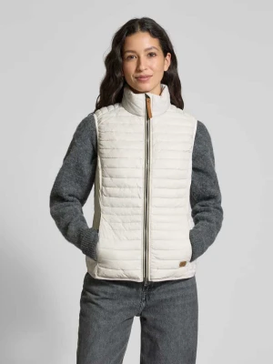 Kamizelka pikowana o kroju regular fit ze stójką i detalem z logo camel active