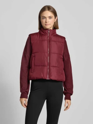 Kamizelka pikowana o kroju regular fit ze stójką model ‘BEE NEW’ Pieces