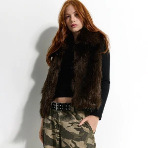 Kamizelka z imitacji futerka brązowa House