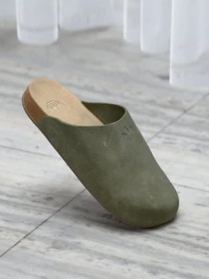 Kapcie adidas Originals brązowy